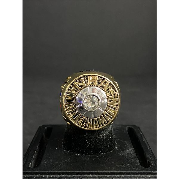 BOSTON CELTICS N.B.A 1974 "WHITE" CHAMPIONSHIP REPLICA RING