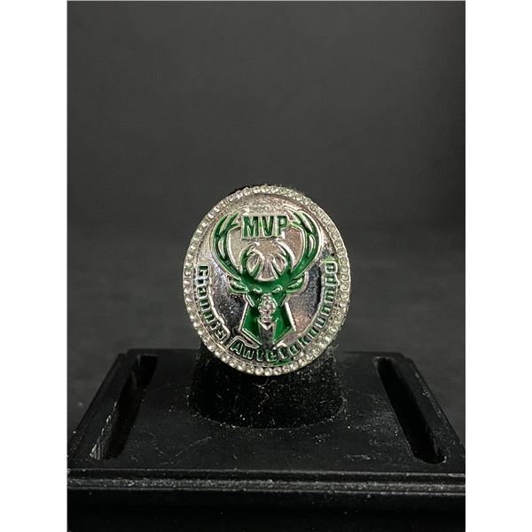 MILWAUKEE BUCKS N.B.A CHAMPIONSHIP REPLICA RING