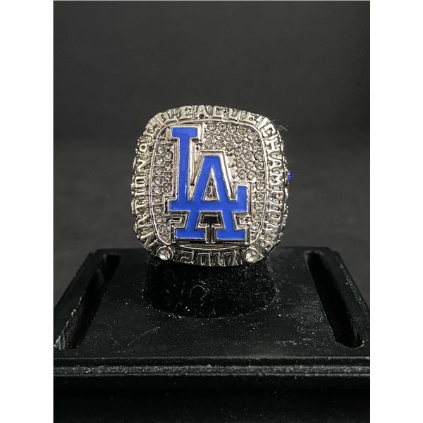 LOS ANGELES DODGERS M.L.B 2017 "KERSHAW" CHAMPIONSHIP REPLICA RING