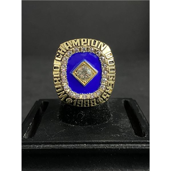 LOS ANGELES DODGERS M.L.B 1988 "GIBSON" CHAMPIONSHIP REPLICA RING