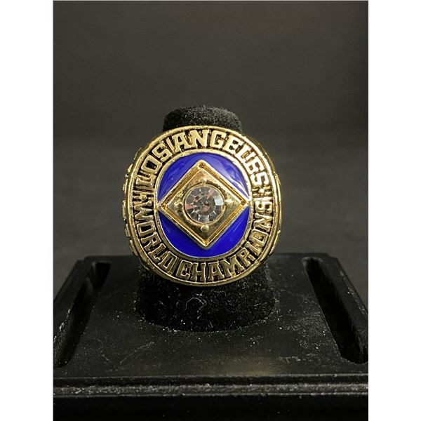 LOS ANGELES DODGERS M.L.B 1959 CHAMPIONSHIP REPLICA RING