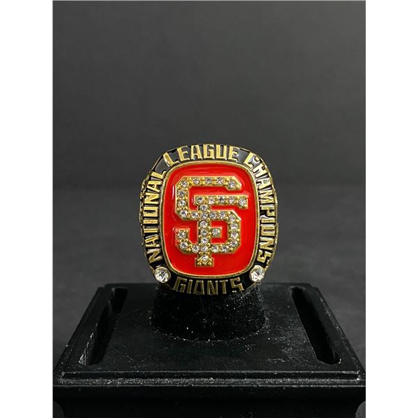 SAN FRANCISCO GIANTS M.L.B 2002 CHAMPIONSHIP REPLICA RING