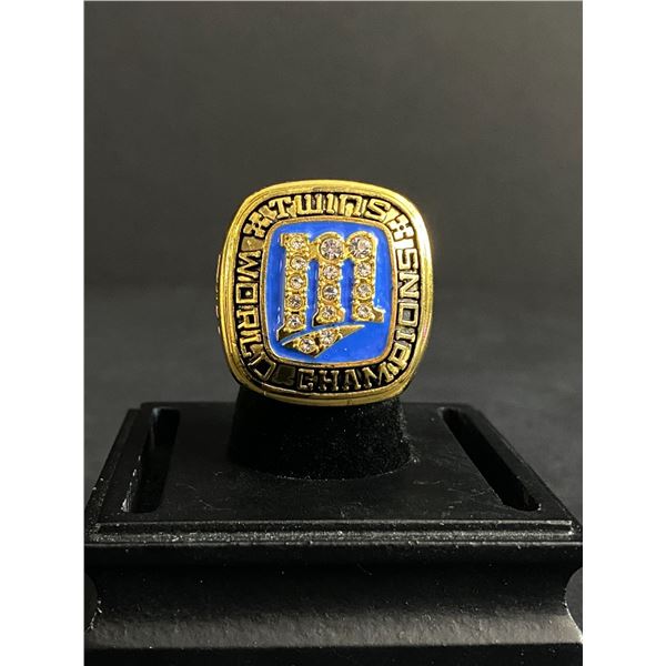 MINNESOTA TWINS M.L.B 1987 CHAMPIONSHIP REPLICA RING