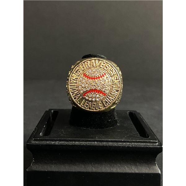 ATLANTA BRAVES M.L.B 1992 "GLAVINE" CHAMPIONSHIP REPLICA RING