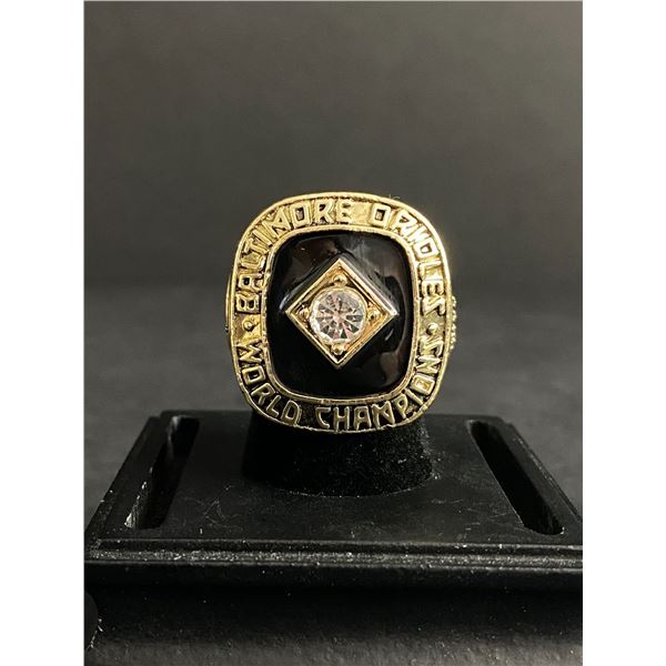 BALTIMORE ORIOLES M.L.B 1966 "F.ROBINSON" CHAMPIONSHIP REPLICA RING