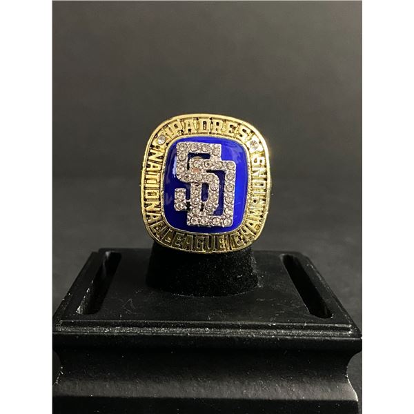 SAN DIEGO PADRES M.L.B 1998 "GWYNN" CHAMPIONSHIP REPLICA RING