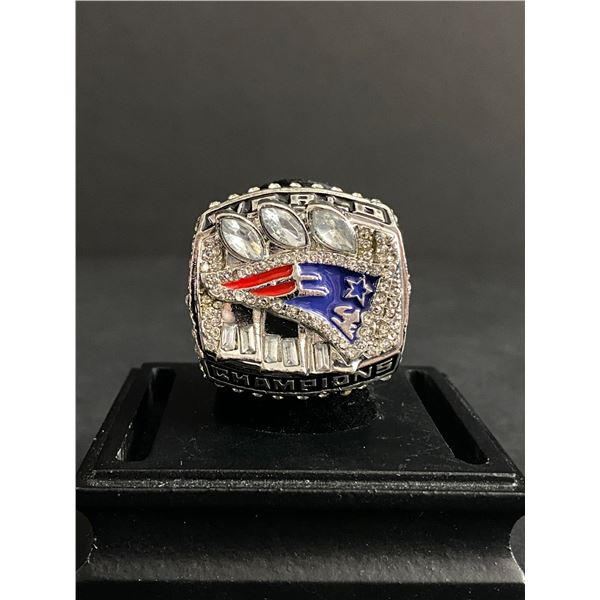 NEW ENGLAND PATRIOTS N.F.L 2004 "BRADY" CHAMPIONSHIP REPLICA RING