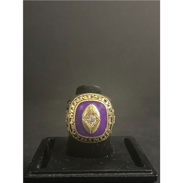MINNESOTA VIKINGS N.F.L 1969 "KAPP" CHAMPIONSHIP REPLICA RING