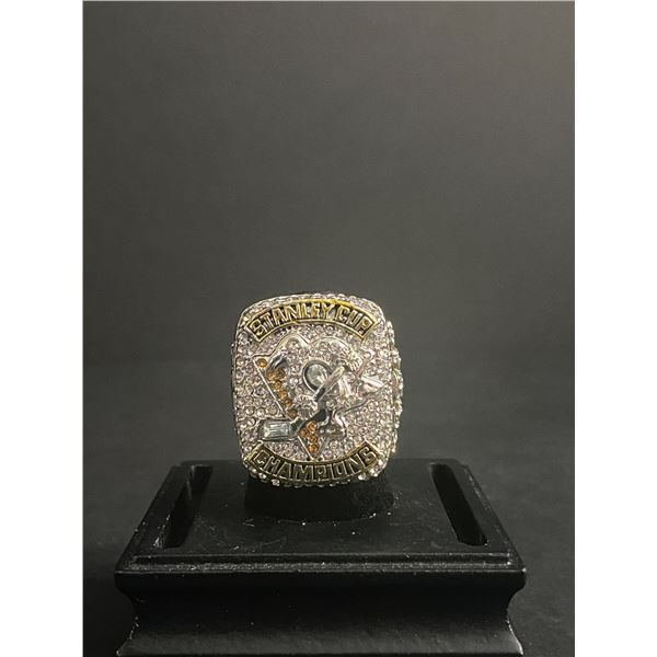 PITTSBURGH PENGUINS N.H.L 2017 "CROSBY" CHAMPIONSHIP REPLICA RING