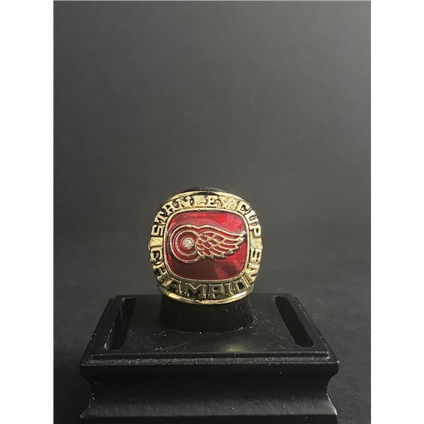 DETROIT RED WINGS N.H.L 1997 "GLASGOW" CHAMPIONSHIP REPLICA RING