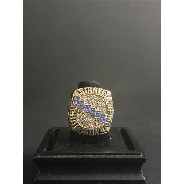 NEW YORK RANGERS N.H.L 1994 "LEETCH" CHAMPIONSHIP REPLICA RING