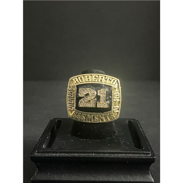 ROBERTO CLEMENTE #21 HALL OF FAME 1955-1972 "3000 HITS" CHAMPIONSHIP REPLICA RING