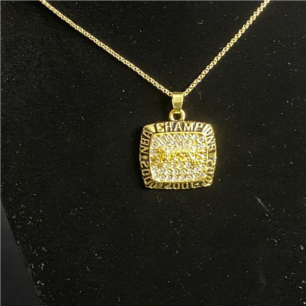 LOS ANGELES LAKERS N.B.A CHAMPIONSHIP NECKLACE
