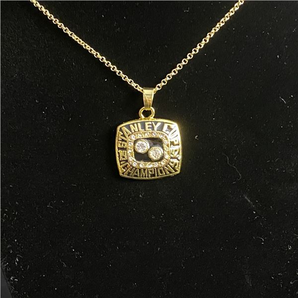 PITTSBURGH PENGUINS 1992 N.H.L CHAMPIONSHIP NECKLACE