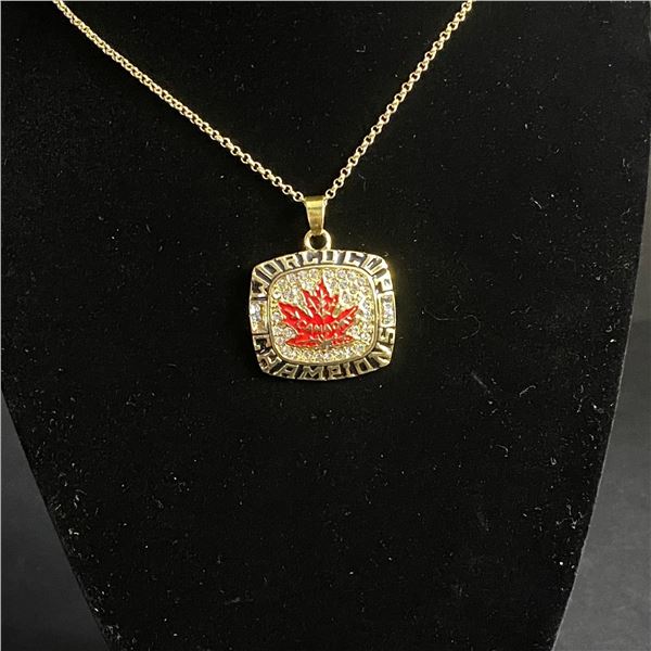 WORLD CUP CHAMPIONS 2004 CHAMPIONSHIP NECKLACE
