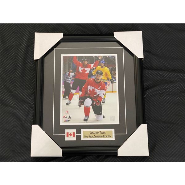 JONATHAN TOEWS FRAMEWORTH 8X10 2014 TEAM CANADA OLYMPICS PIN & PLATE FIST PUMP