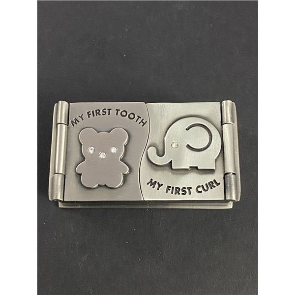 BABY FIRST TOOTH / BABY FIRST CURL BOX FROM THINGS ENGRAVED