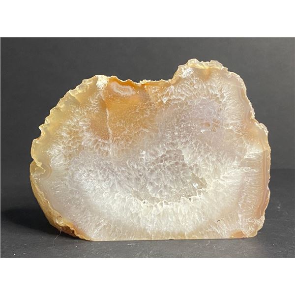 AGATE POLISHED ONE SIDE CRYSTAL ROCK