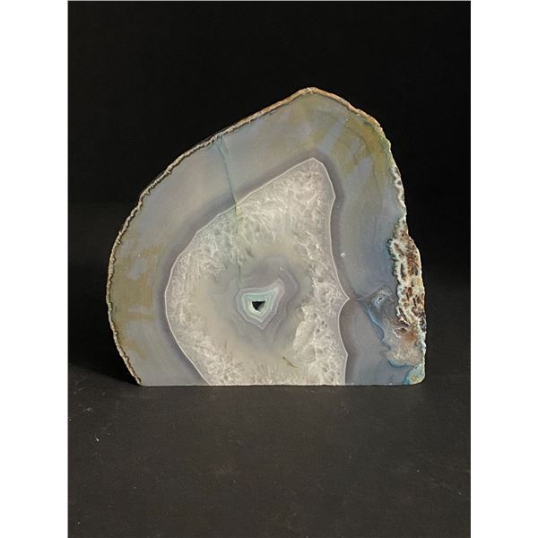 AGATE POLISHED ONE SIDE CRYSTAL ROCK