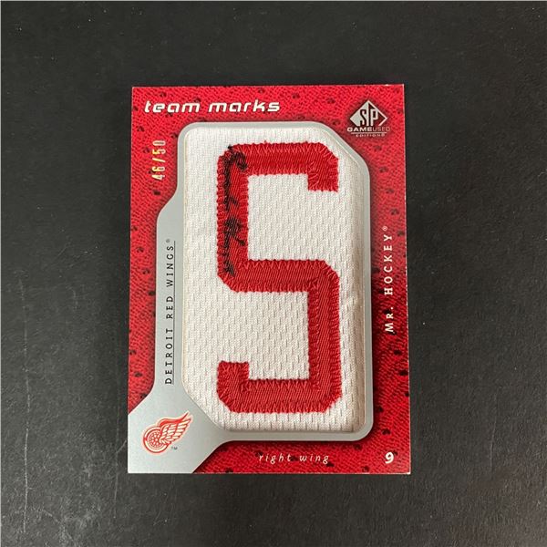 MR HOCKEY GORDIE HOWE TEAM MARKS AUTOGRAPH CARD NUMBERED TO ONLY 50 IN THE WORLD
