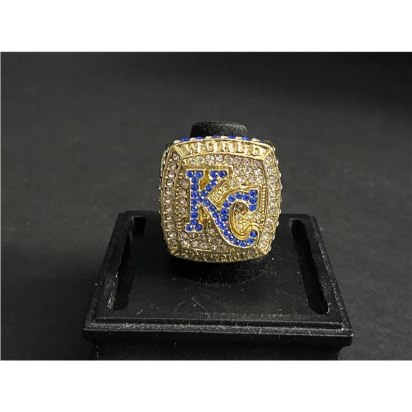 KANSAS CITY ROYALS M.L.B 2015 "PEREZ" CHAMPIONSHIP RELICA RING