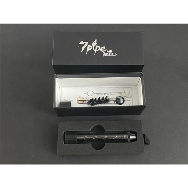 TWISTY PIPE 7PIPE BLACK IN COLOUR