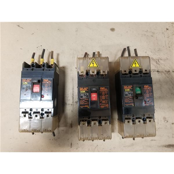 LOT OF FUJI SA33B CIRCUIT BREAKER