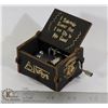 Image 1 : HARRY POTTER ENGRAVED HAND CRANK MUSIC BOX