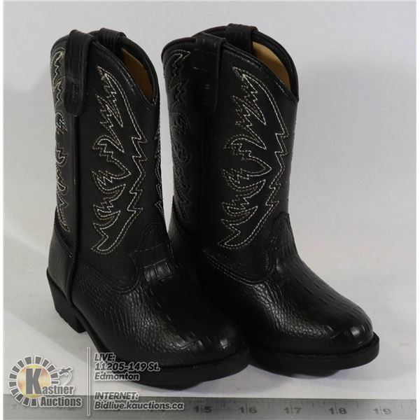 PAIR OF NEW TODDLERS SKID RESISTANT, WATERPROOF