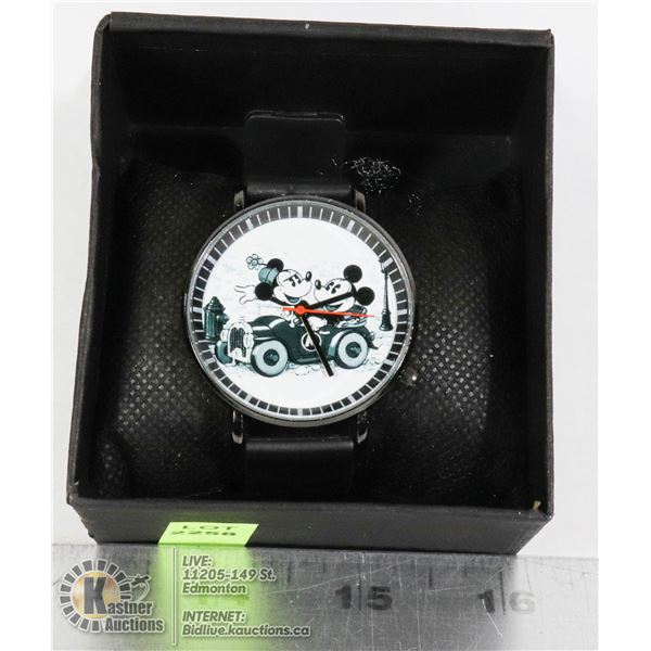 MINNIE AND MICKEY MOUSE QUARTZ MOVEMENT WATCH