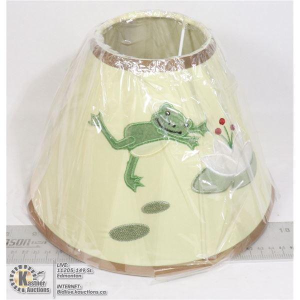 NEW- LAMPSHADE 10X7 GREEN FROG