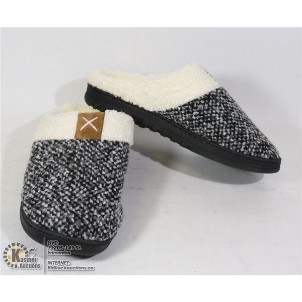 SIZE SMALL SLIPPERS