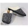 Image 1 : SIZE SMALL SLIPPERS