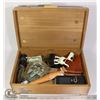 Image 1 : WOOD BOX FULL OF VINTAGE ITEMS