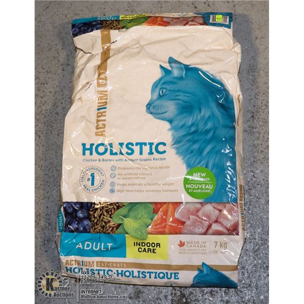 BAG OF ACTR1UM CAT FOOD
