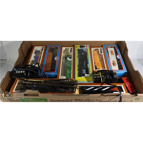 HO SCALE TRAINSET-ENGINE, CARS, TRACK,