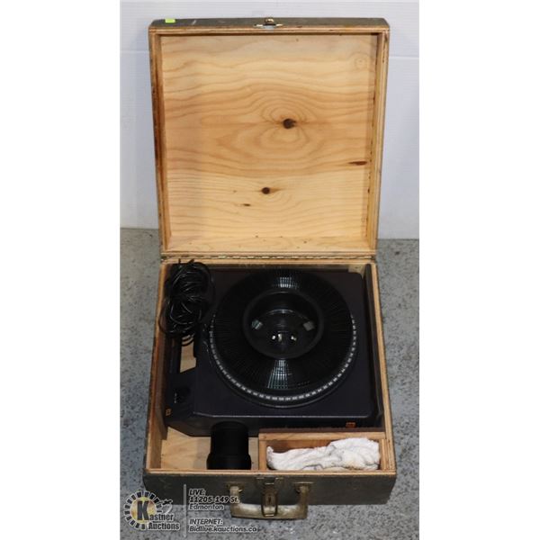 35 MM SLIDE PROJECTOR