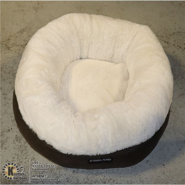 BRAND NEW LUXURY FAUX FUR PET CUDDLER BED