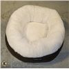 Image 1 : BRAND NEW LUXURY FAUX FUR PET CUDDLER BED