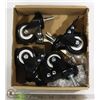 Image 1 : SET OF FOUR DICASAL SPINNING CASTORS