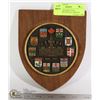 Image 1 : VINTAGE WOODEN CREST CANADA/PROVINCIAL EMBLEM