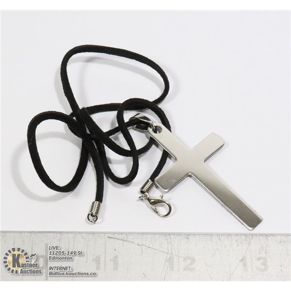 MEN STAINLESS STEEL CROSS