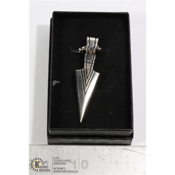 SILVER ALLOY ARROWHEAD CHAIN AND PENDANT