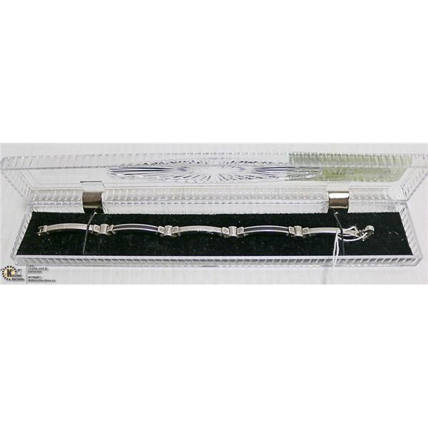 NEW . BRACELET. 925 SILVER. 14.1 GRAMS. 8 INCHES