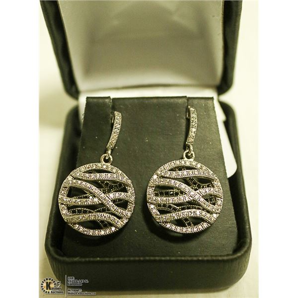 NEW. EARRINGS. 925 SILVER. SET WITH BLACK AND