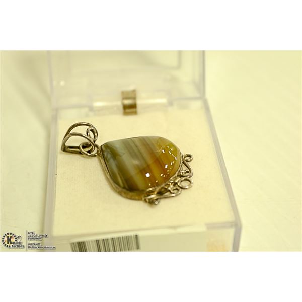 NEW AGATE AND STERLING SILVER PENDANT