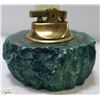 Image 1 : UNIQUE LIGHTER GREEN ALABASTER CARVED BASE