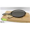 Image 1 : NEW OVAL PRE-SEASONED CAST IRON PAN