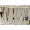 Image 1 : NECKLACES 20 SILVER & GOLD TONE ON DISPLAY BOARD
