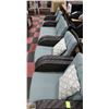 Image 1 : 5 PIECE WICKER PATIO SET WITH CUSHIONS